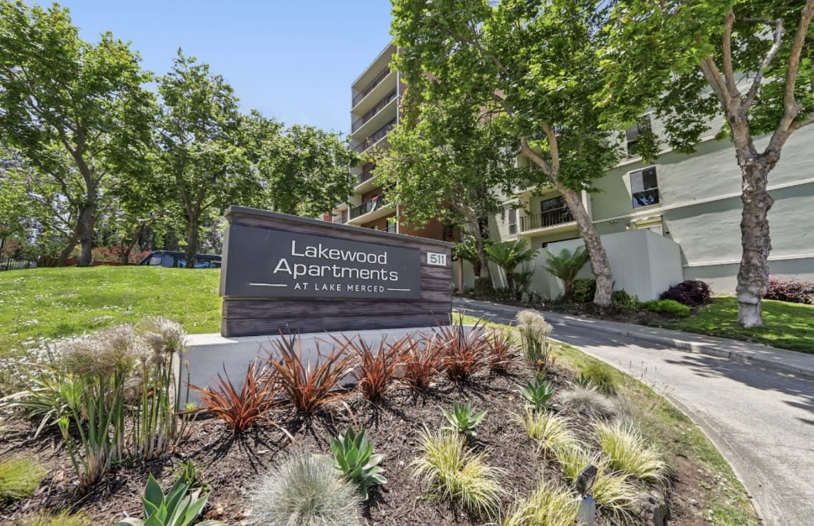Lakewood Apartments at Lake Merced