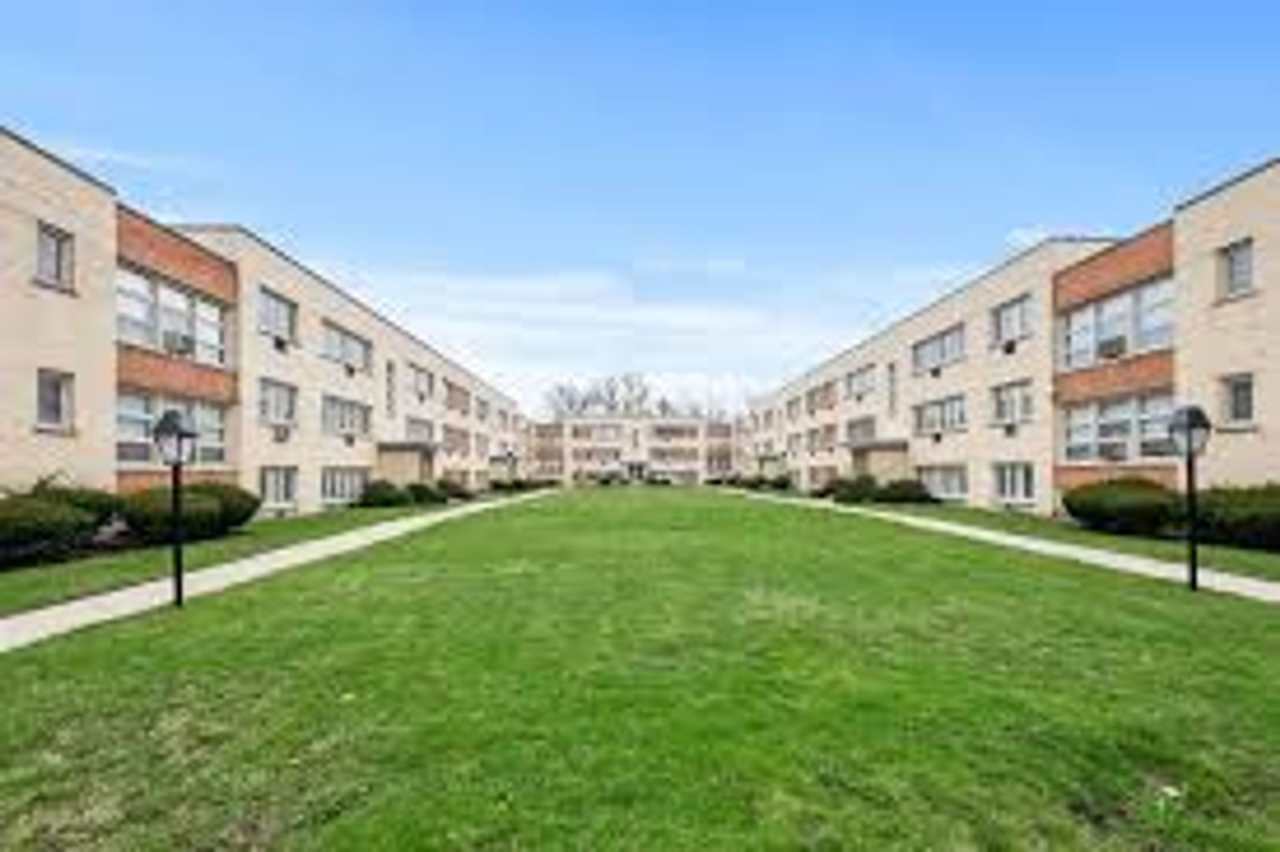 1822-1838 W 107th St