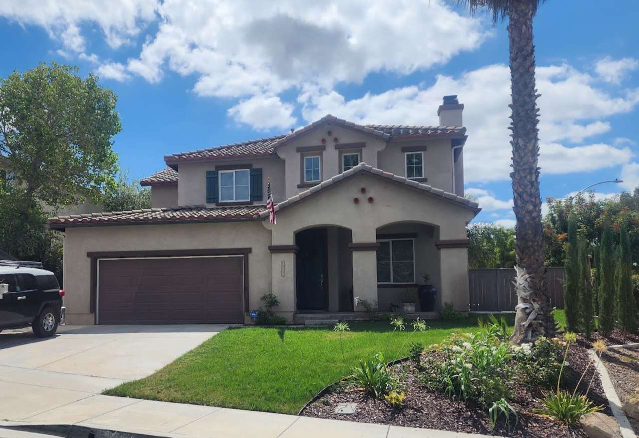 Gorgeous 4 Bedroom Home in Temecula with RV/Boat Parking!