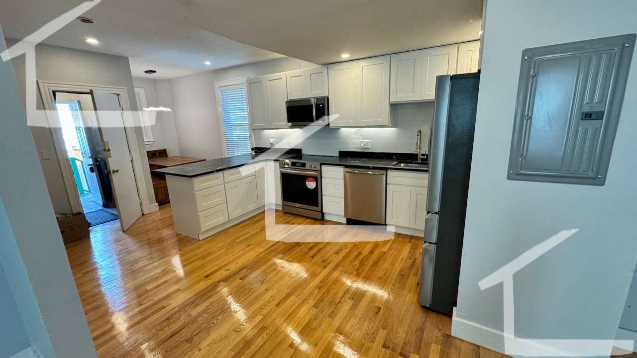 Charming 5 Bedroom-No Broker Fee