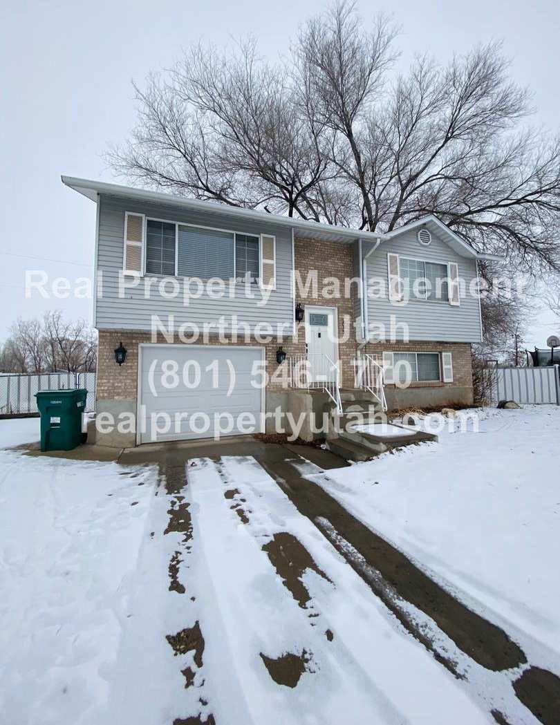 Beautiful 3 Bedroom 2 Bath Roy Home Now Available!