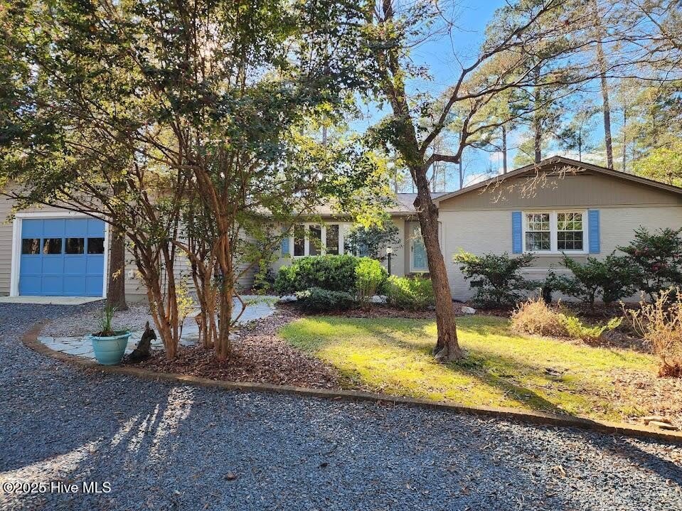 107 S Lakeshore Drive