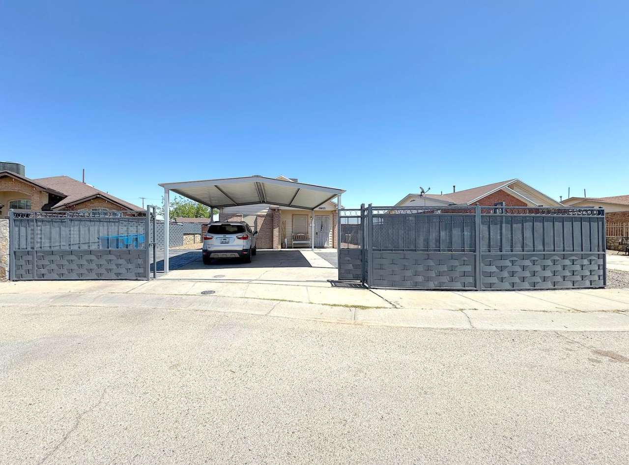 Refrig A/C 2 Bed Beauty w/Updated Kitchen!