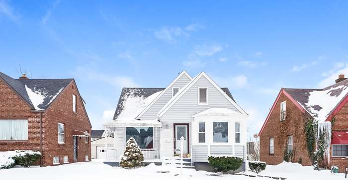 15804 Throckley Avenue