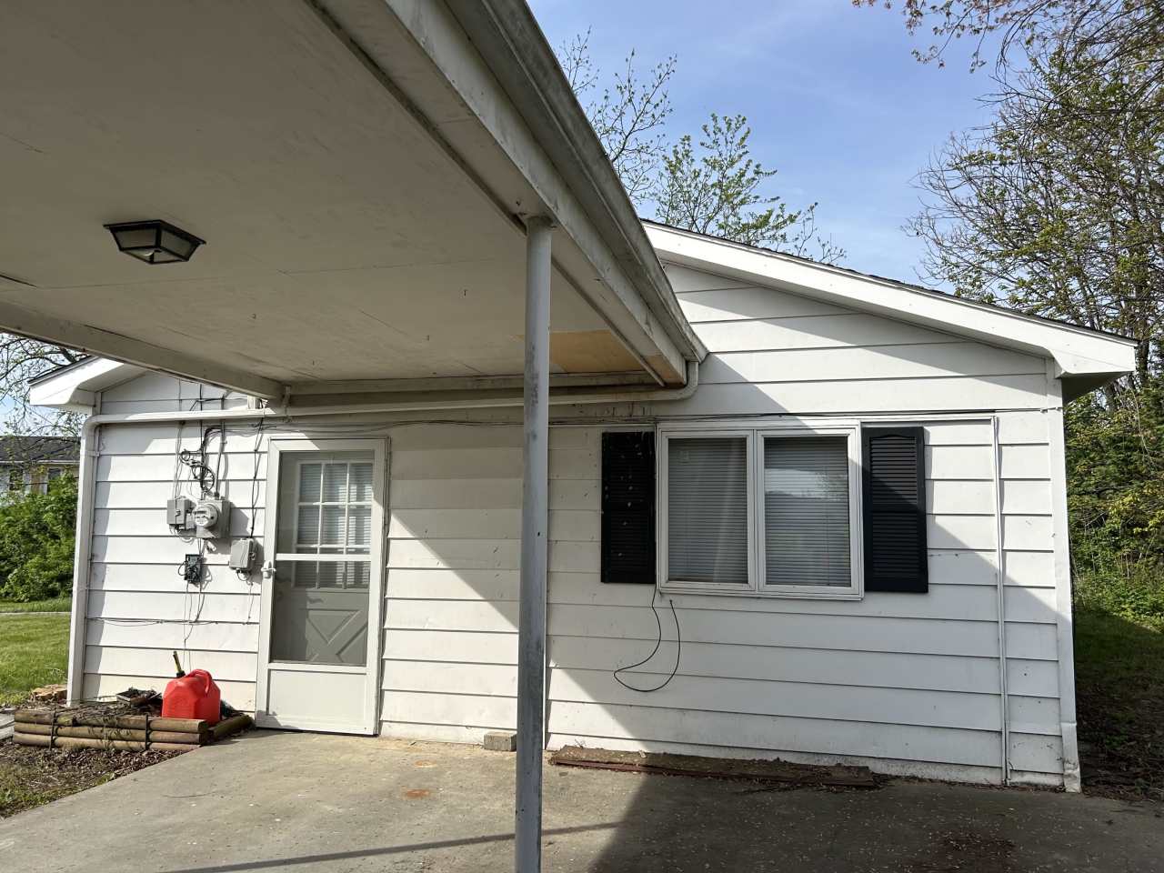 326 Beechcroft Rd. (Apt)