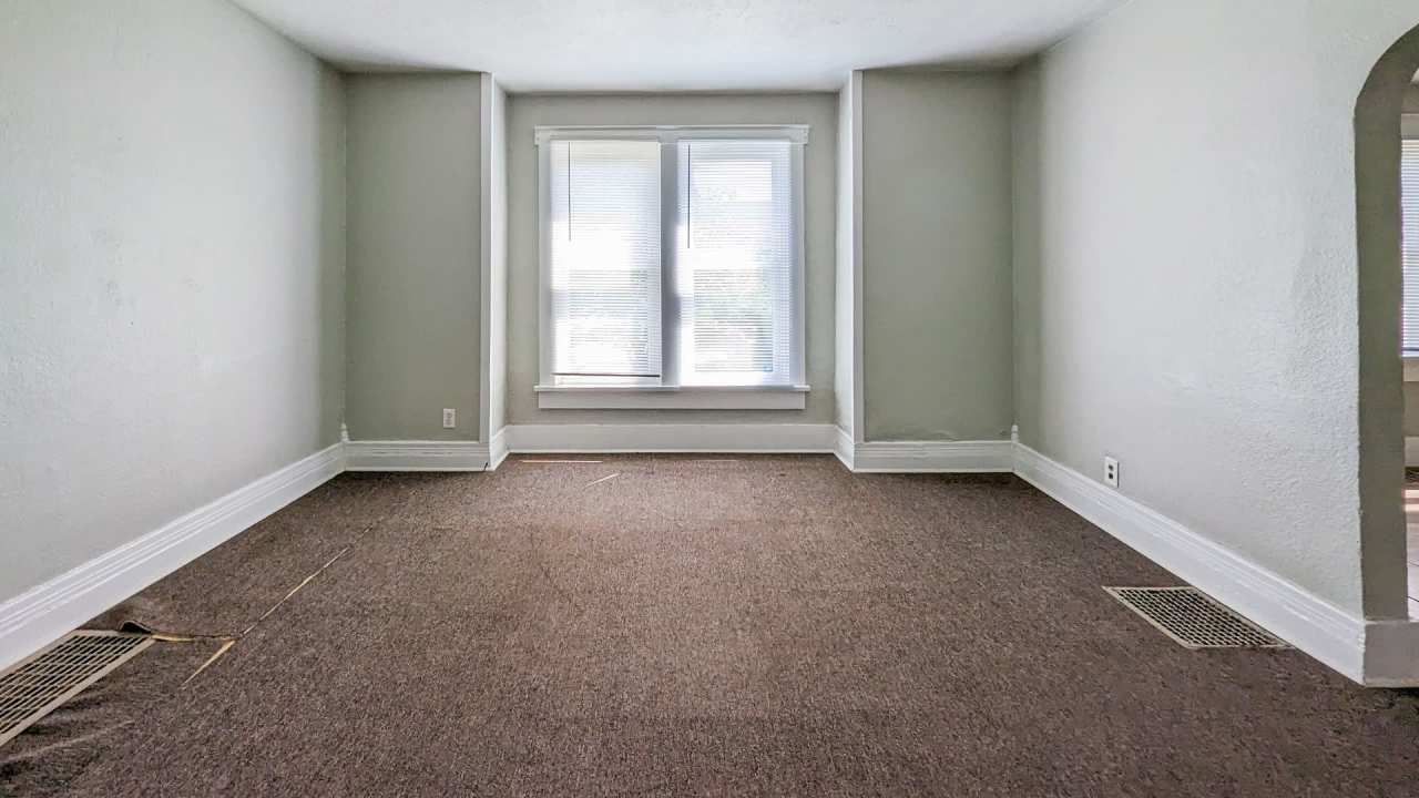 PRELEASING for AUGUST! Close to Campus; In-Unit Washer and Dryer