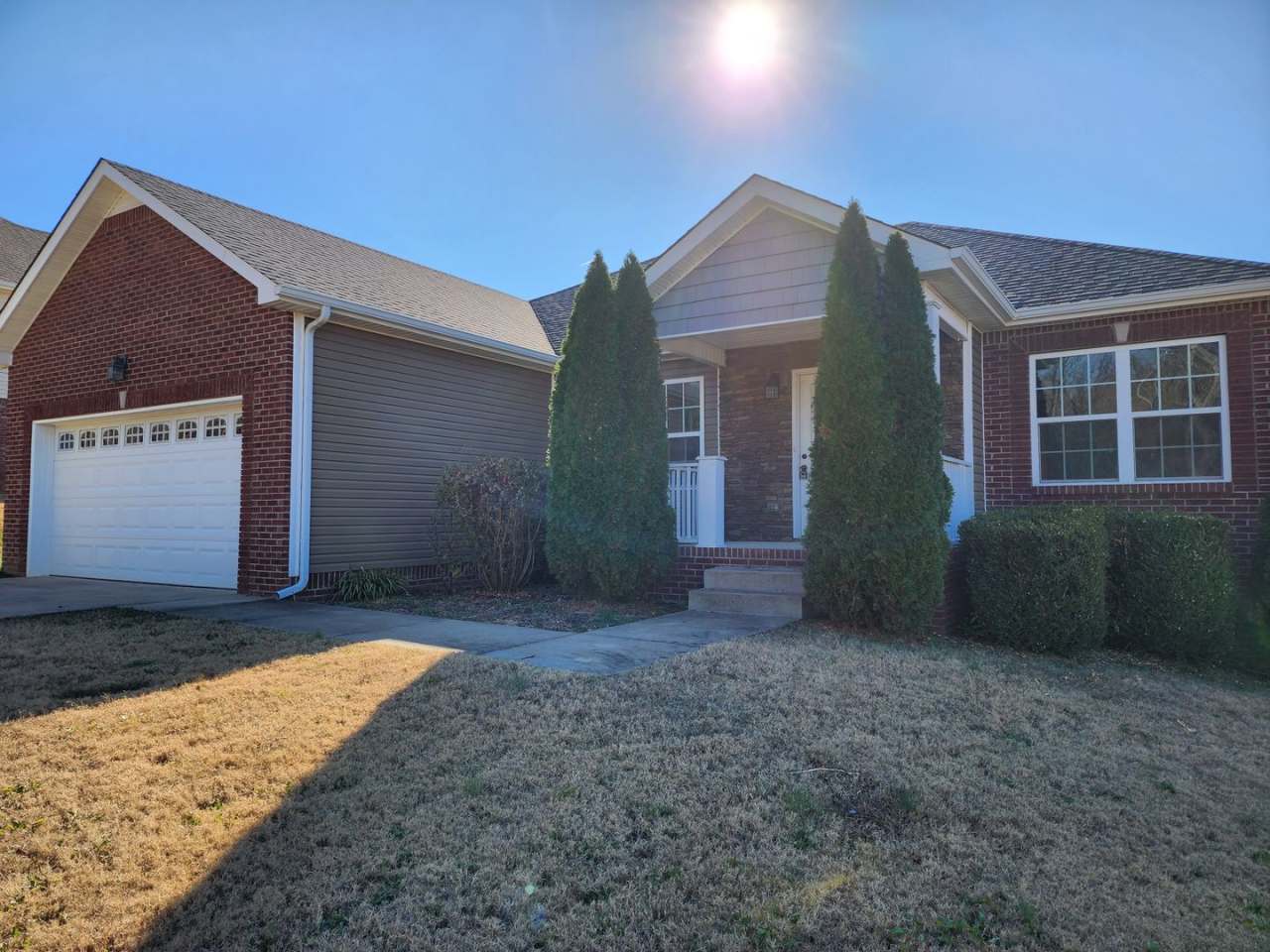 $1650 - 3 Bedroom 2 Bath Ranch Home