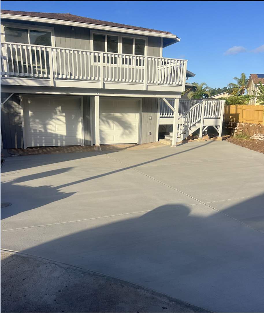 Spacious 4 Bedroom, 2 Bath, 2 Car Garage, 2 story Single-family home w/yard