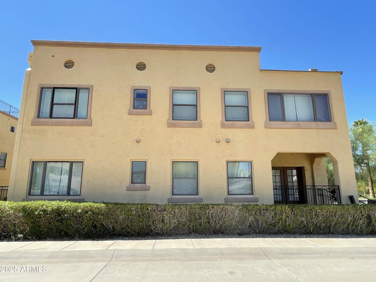 545 E WILLETTA Street