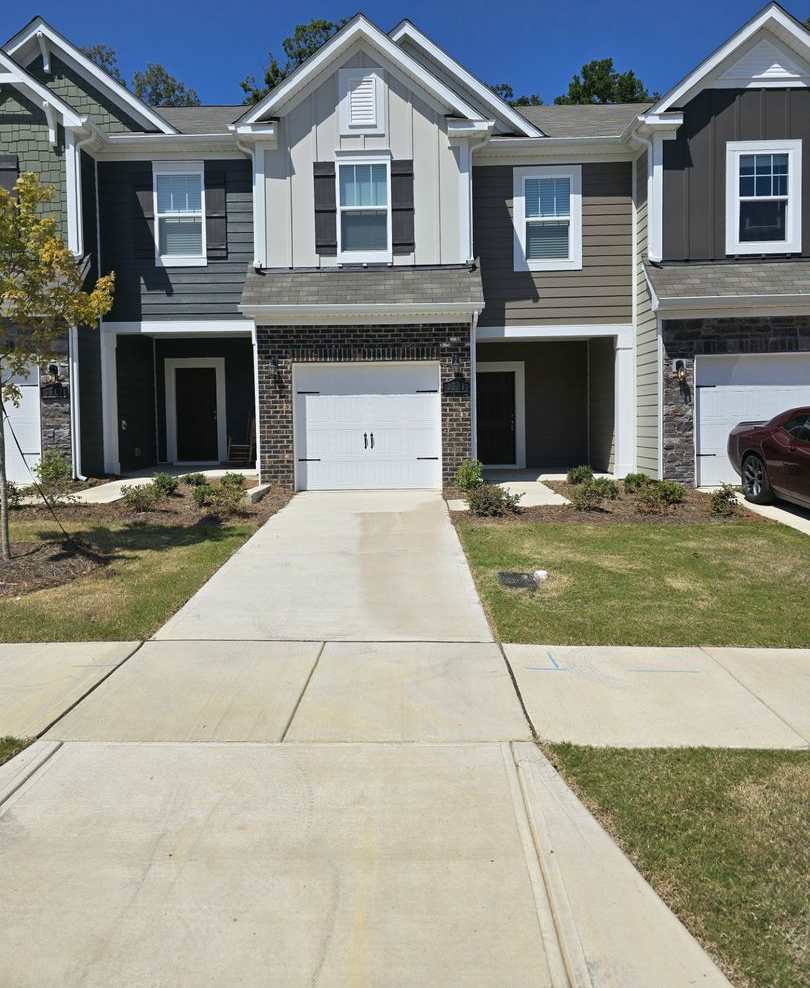 New Construction 3BR/2.5BA Townhome in Monroe