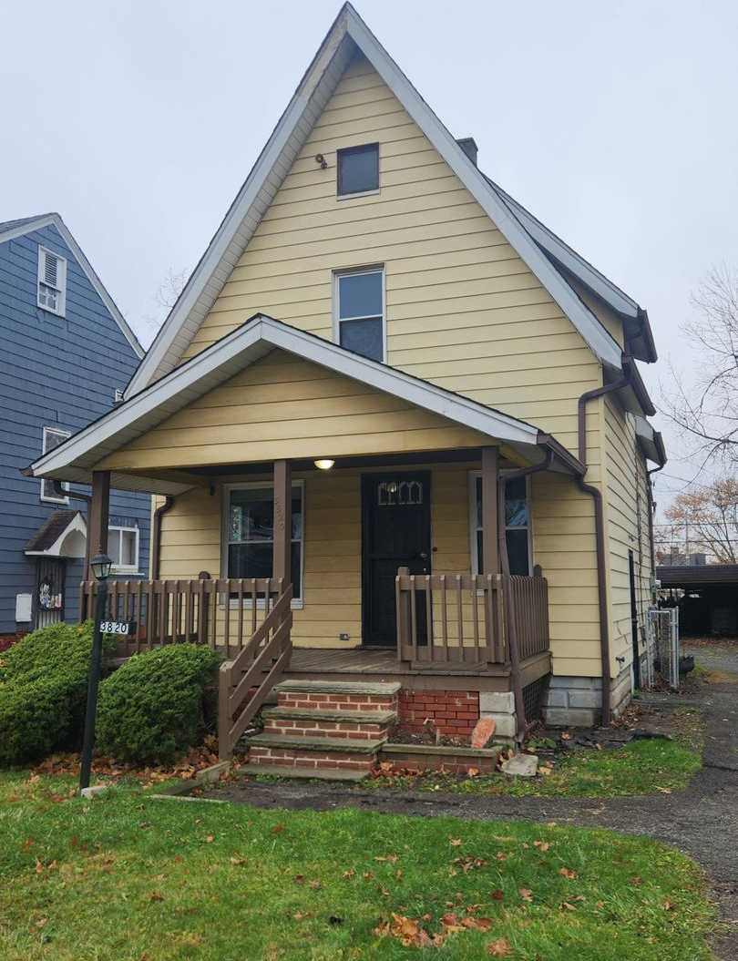 Charming 2-Bedroom Property in Prime Location