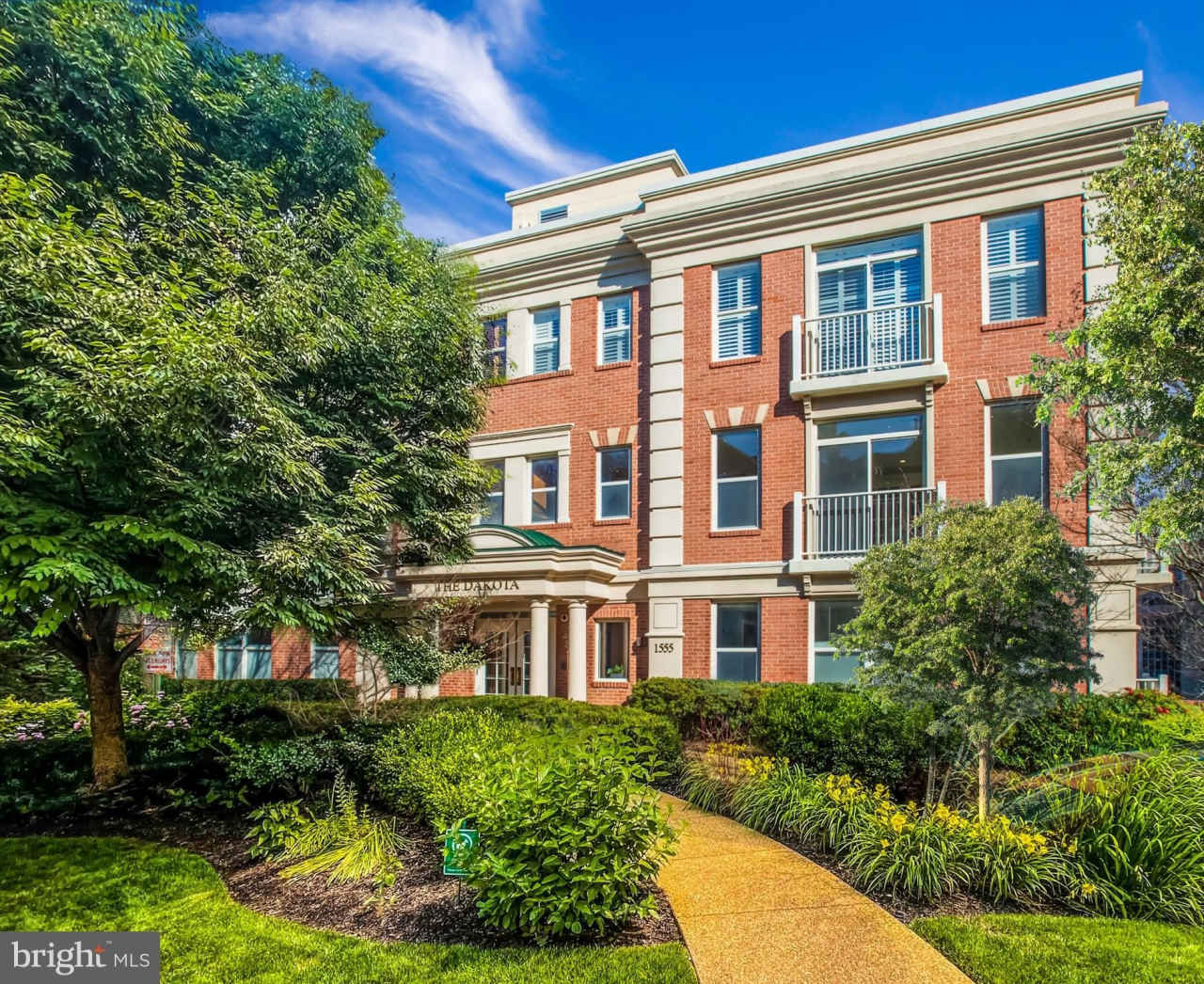 1555 N COLONIAL Terrace unit: 600