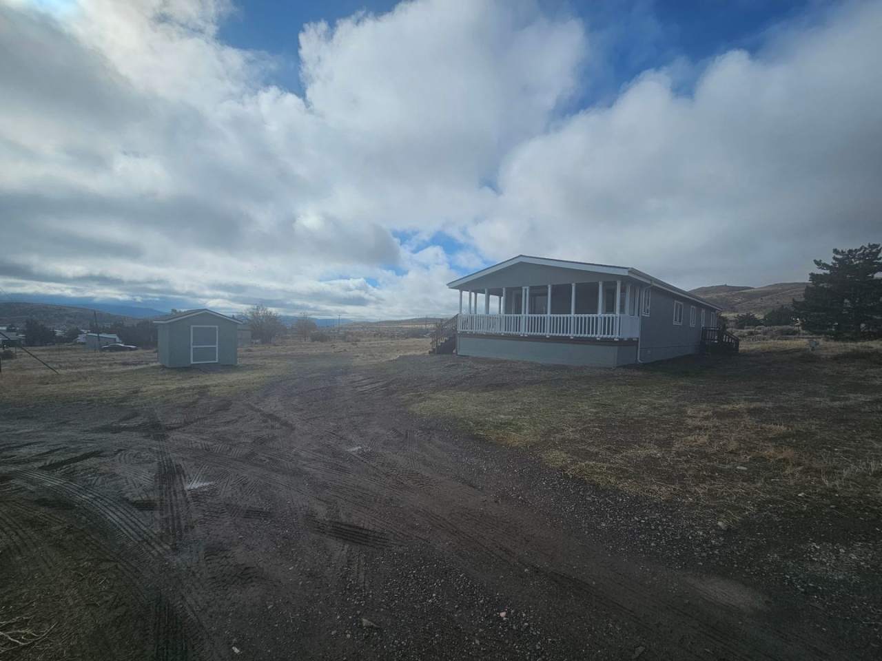 Like New 3 Bedroom On Acre Plus in Moundhouse