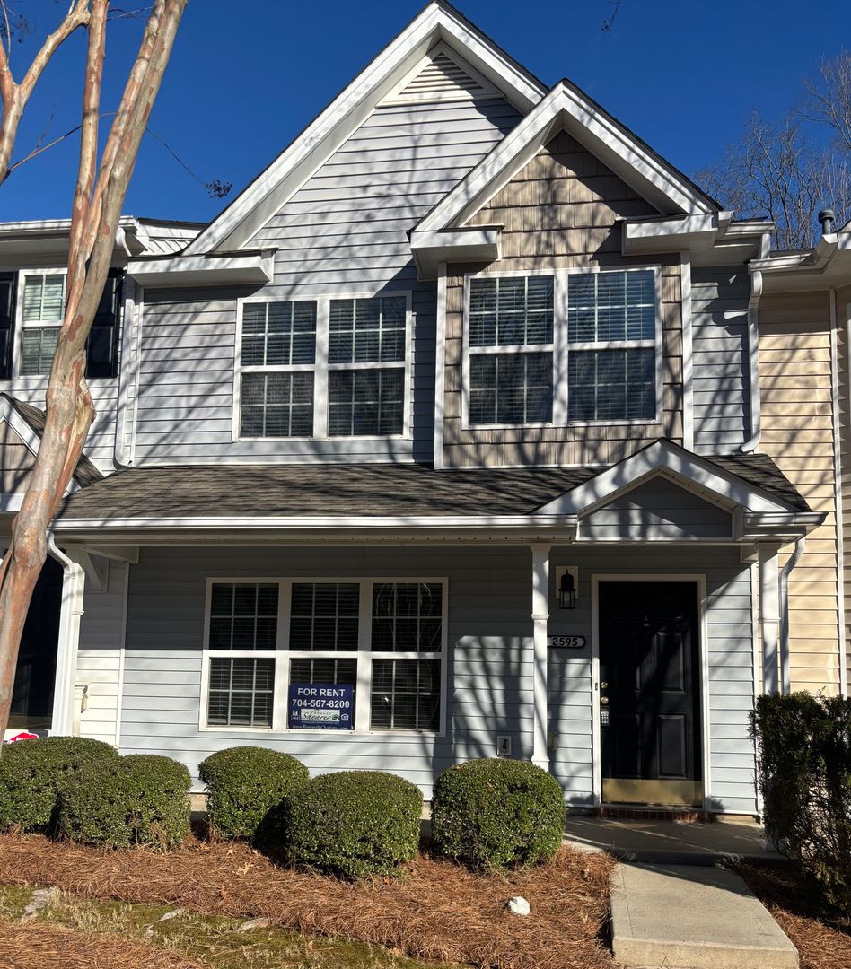 2 Story, 3 Bed Townhome in Oxford Commons - Concord