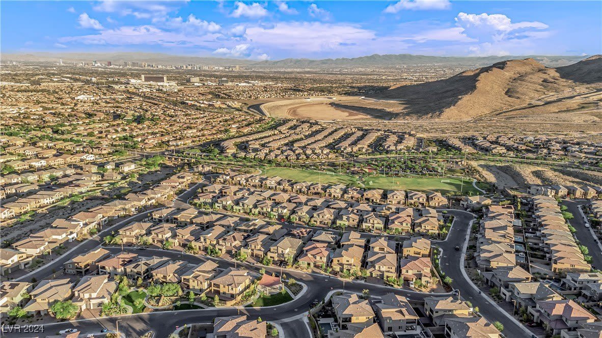 12415 Aster Hills Avenue