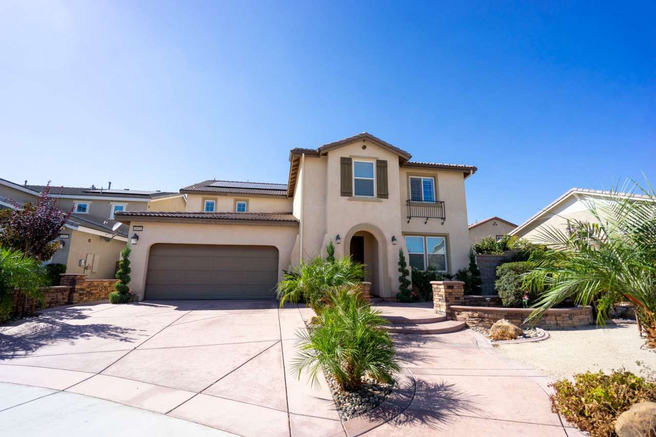 Beautiful 5 bd home in Jurupa Valley!