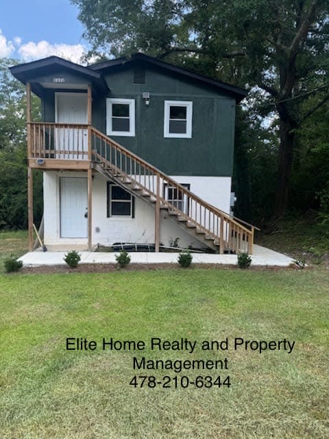 2032 Lowe Street - A