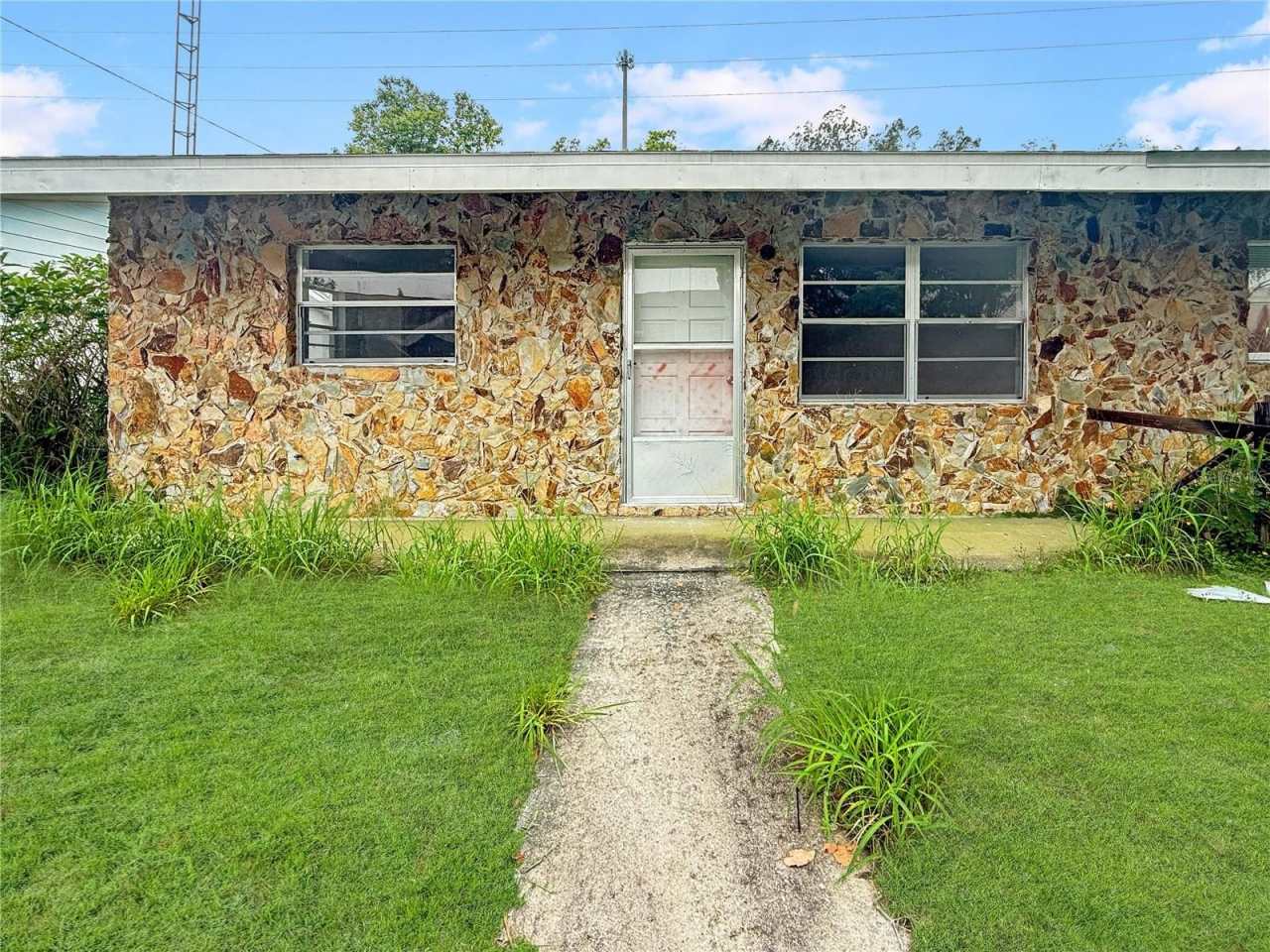 1410 N TROPICAL AVENUE