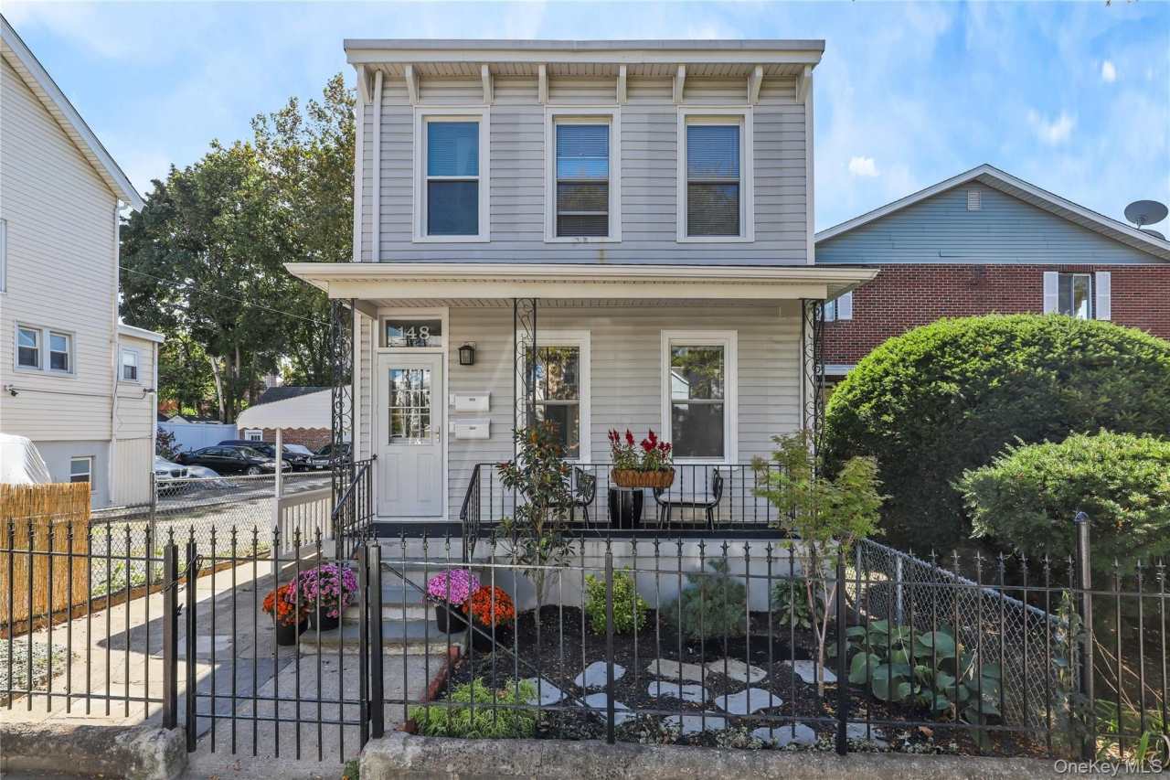148 Beekman Avenue unit: #1