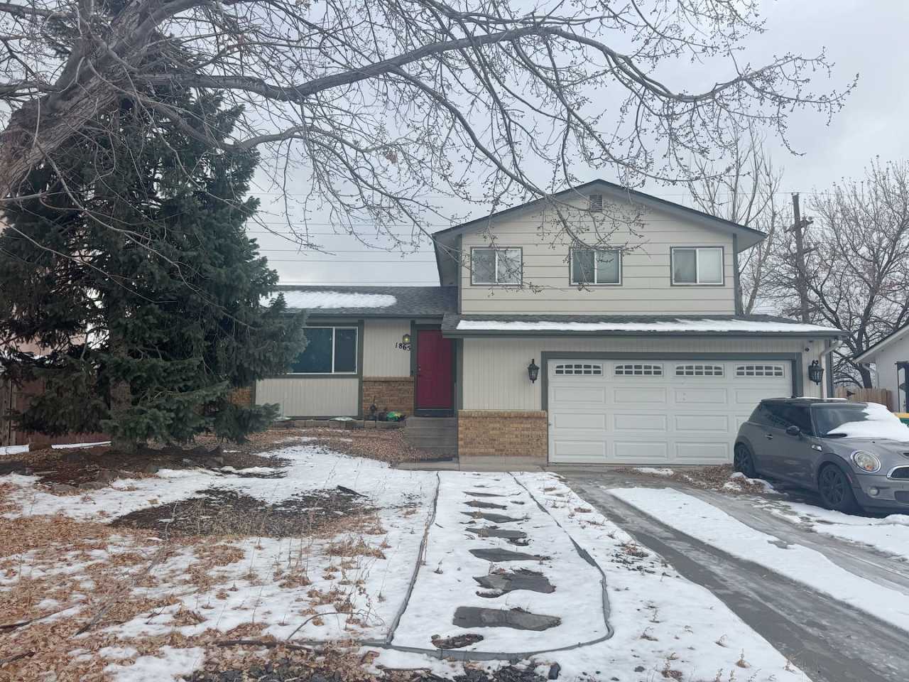 Single Family 3 Bedroom Home in Briargate