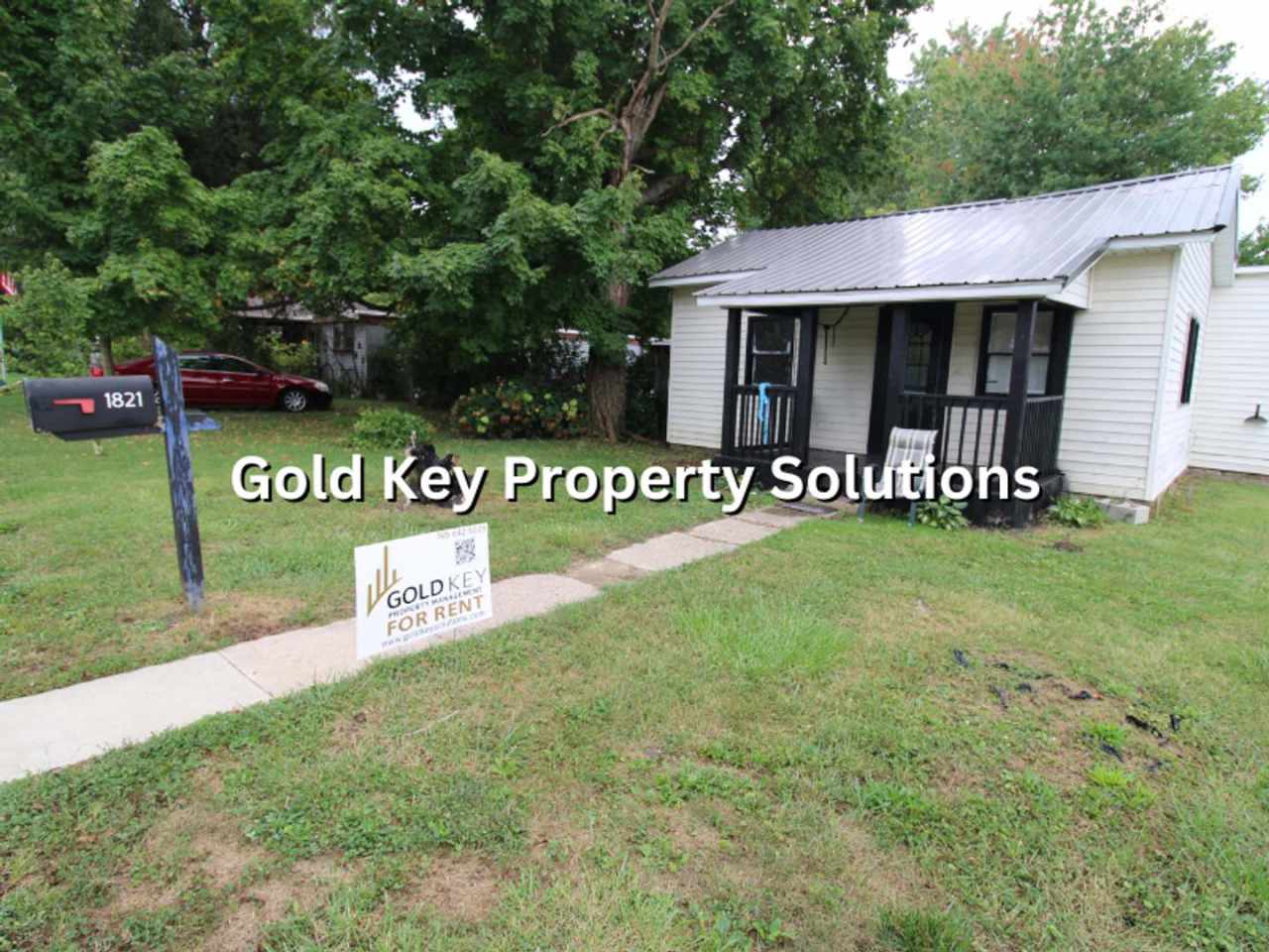 MUNCIE 4 BR 1 BA House with Central Air and Garage (NO SECTION 8)