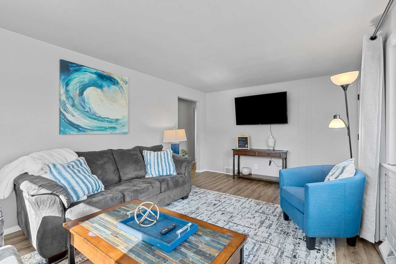 3 BR 1.5 BA ranch house w/ large garage