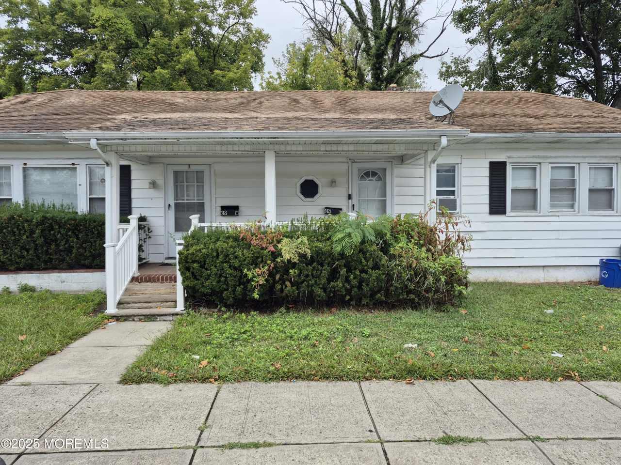 89 Poplar Avenue unit: East Side