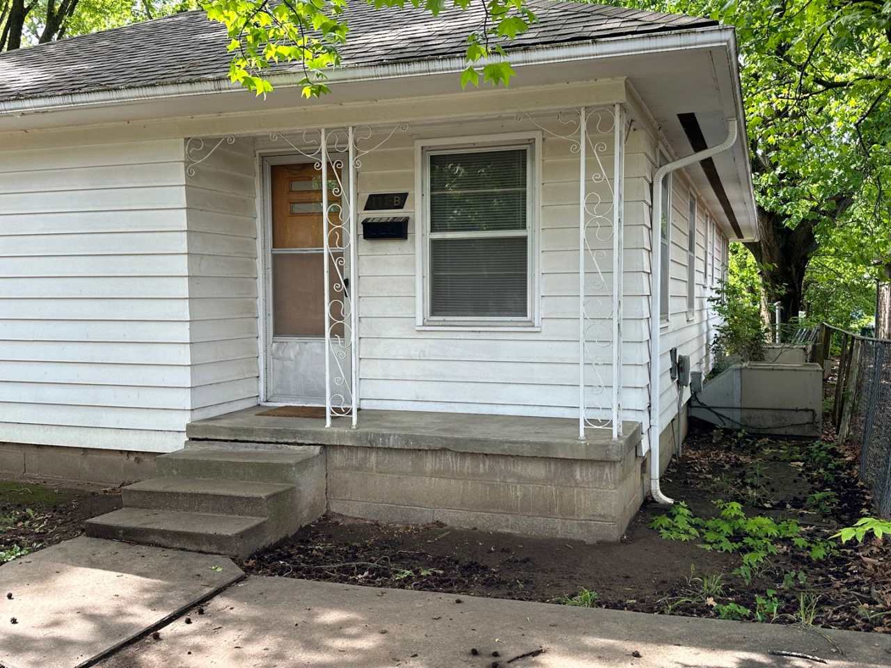 111 W Lindburg Duplex