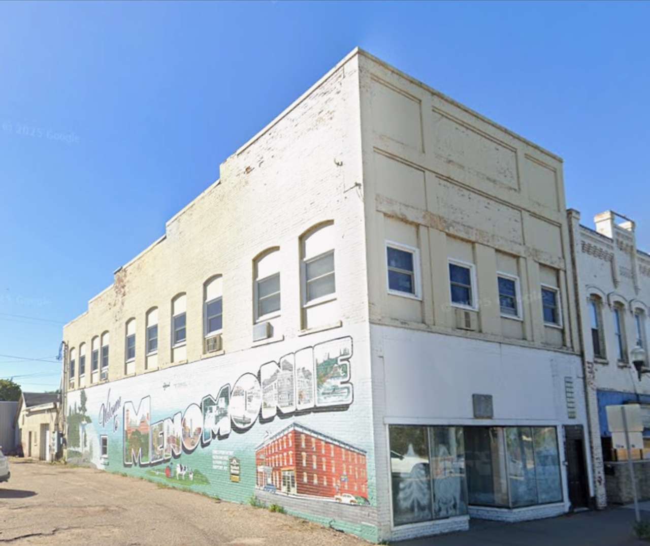 1-Bedroom / 1-Bathroom Upper Apartment