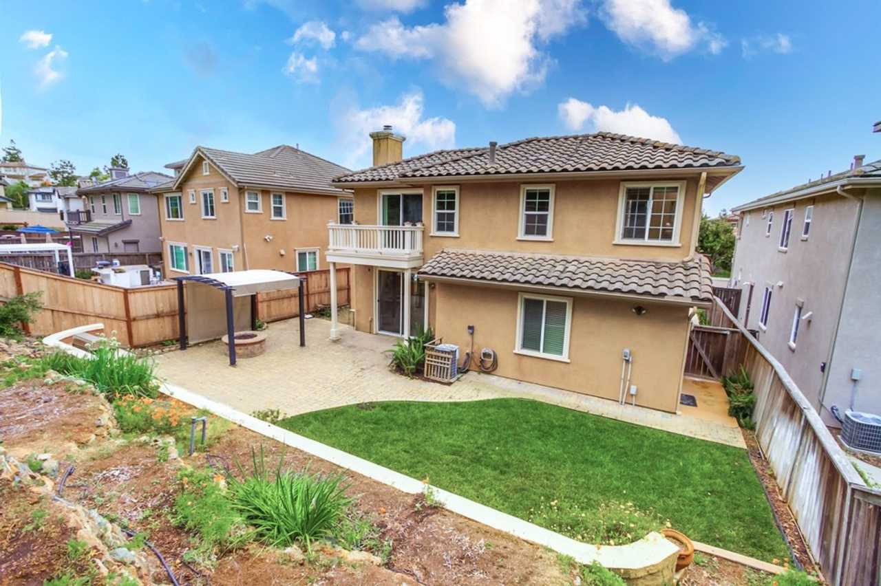 4 Bedroom Home in San Elijo Hills!