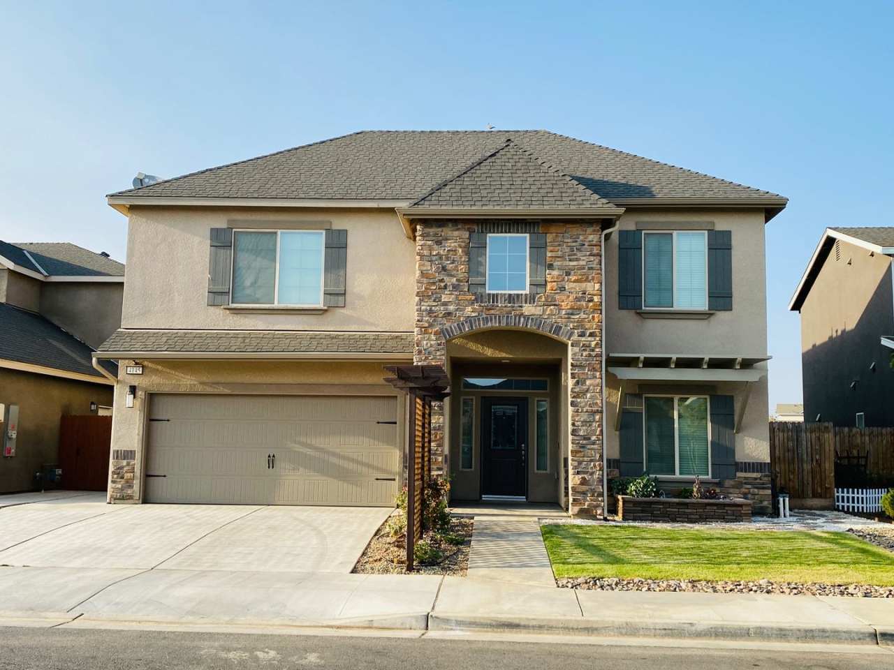 $3,195 Leonard  Shaw, 5 Beds - Alamos Ave, Clovis / SOLAR!