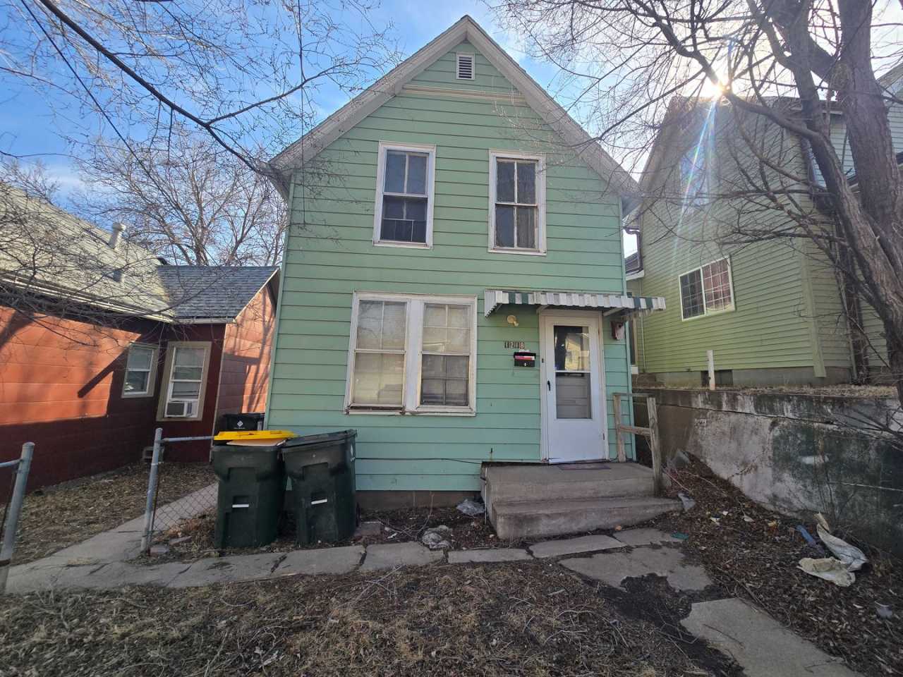 $700 - 2 Bed 1 Bath Home