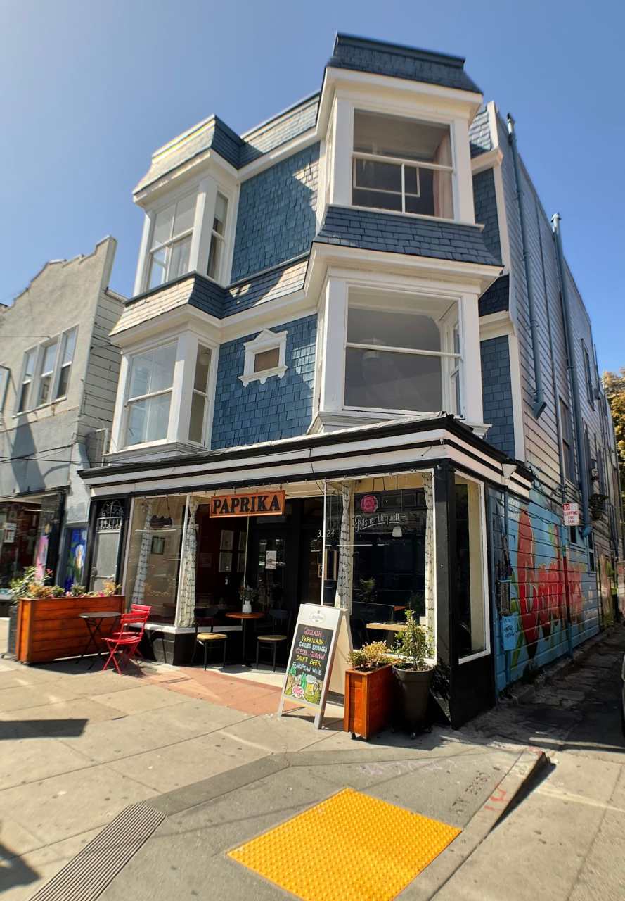 LOWERED PRICE! FULL FLOOR FLAT! Bay Windows, IN-UNIT LAUNDRY, Remodeled! Bonus Room!