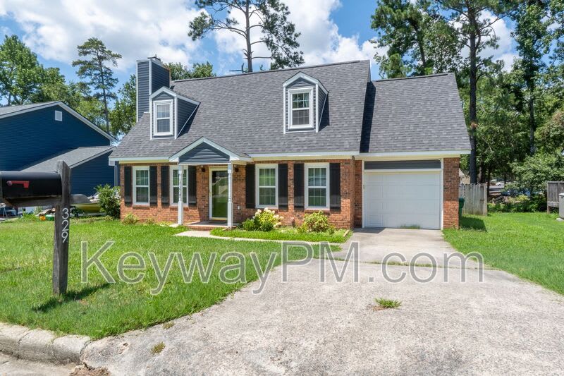 329 Lamplighter Lane