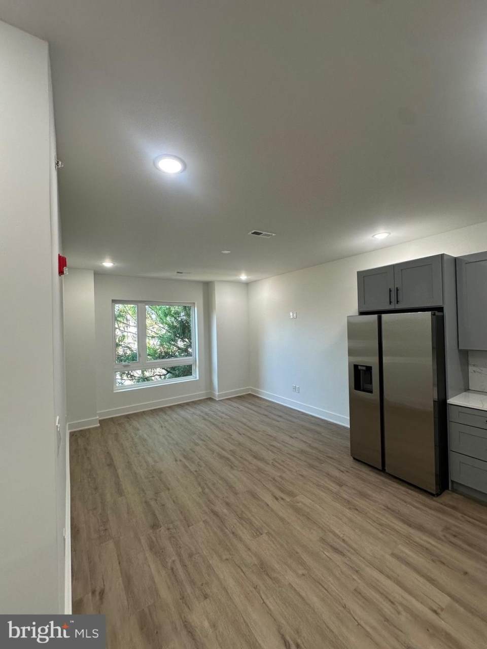 2331-33 E YORK Street