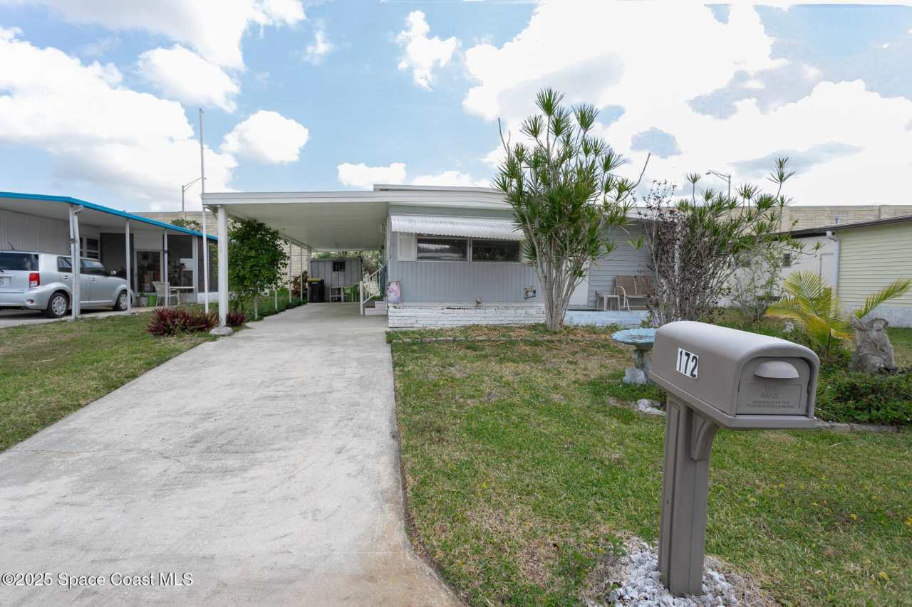 172 Holiday Park Boulevard NE