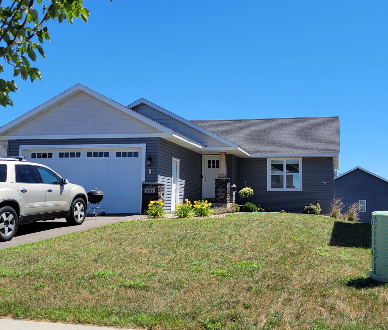Single Family Home - Great location!