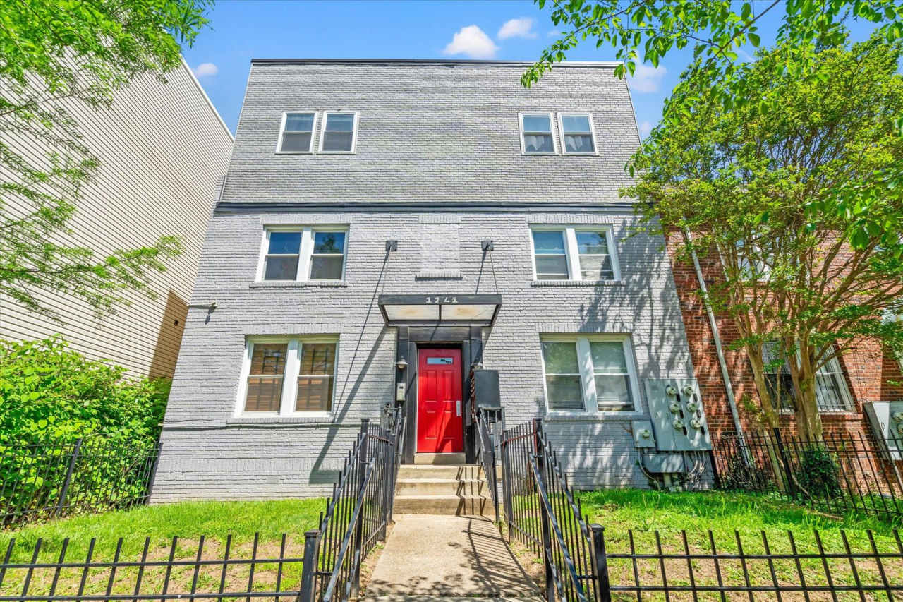 Chic 2BR/2BA Condo with Modern Finishes in Vibrant Trinidad