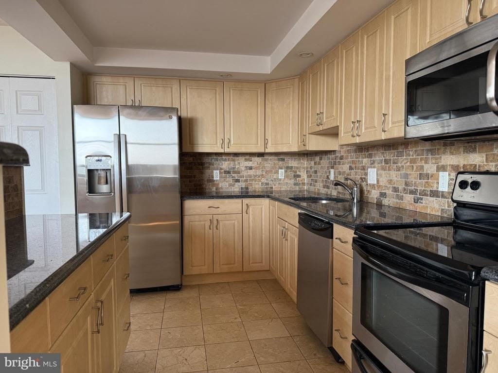 200-10 LOMBARD STREET