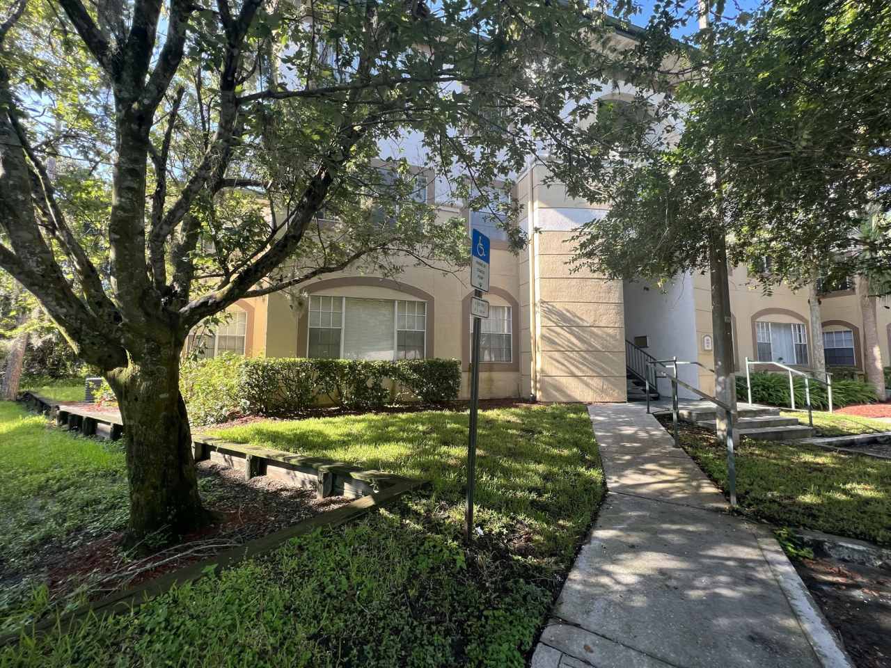 17106 Carrington Park Dr Apt 605