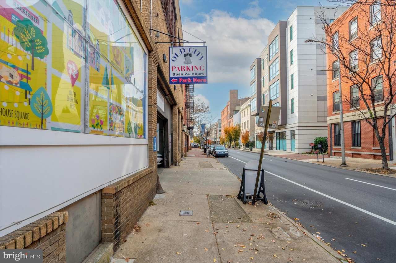 162 N 3RD Street unit: 2