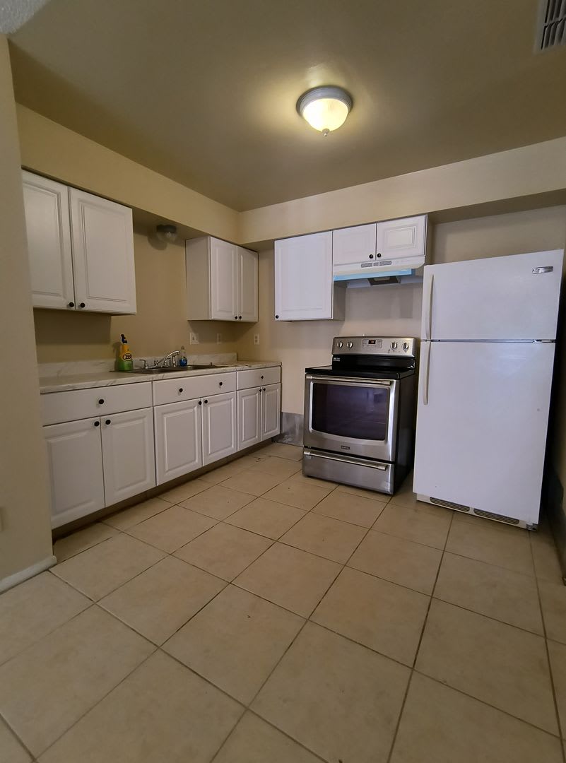 Spacious 3-Bedroom 2 Bathroom Apartment for Rent!