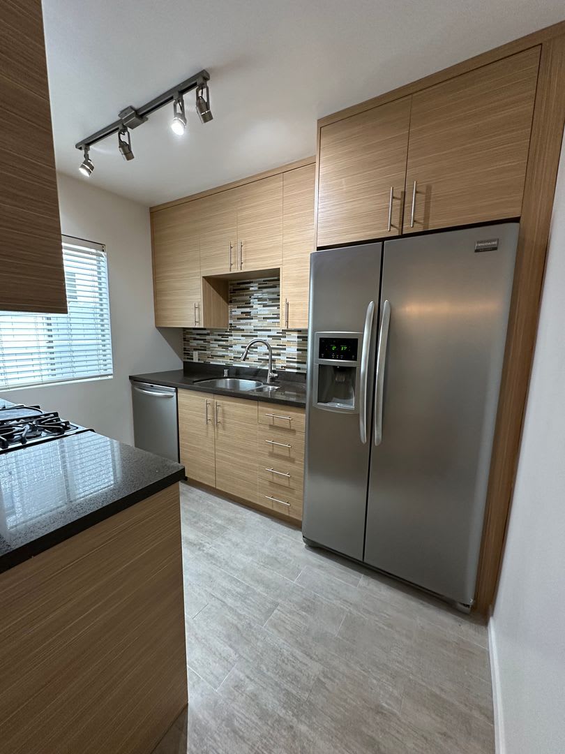 Available Now! 2 Bed 1 Bath in the Beautiful Westwood!