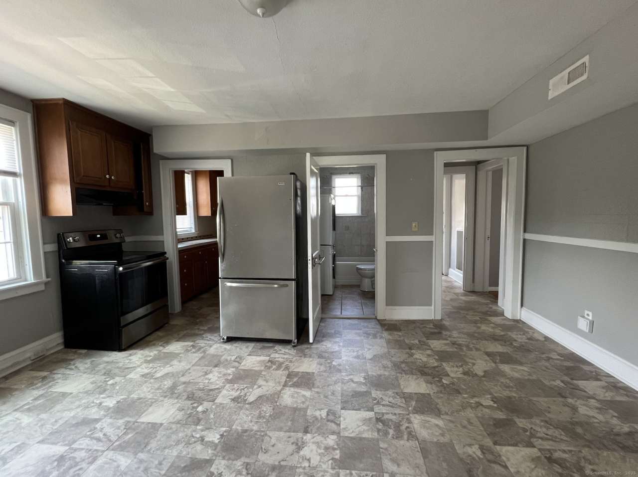 861 Farmington Avenue