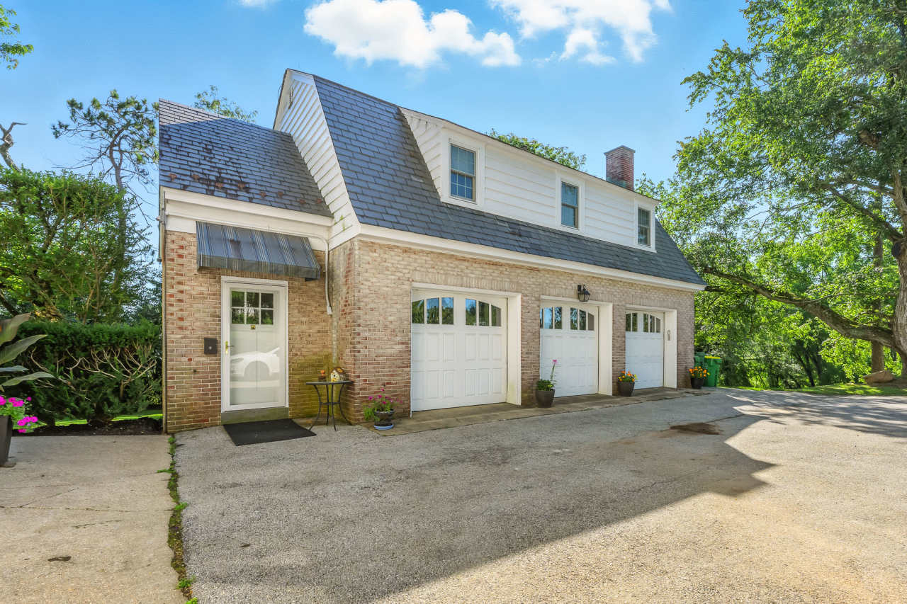 22 Center Meeting Road#B