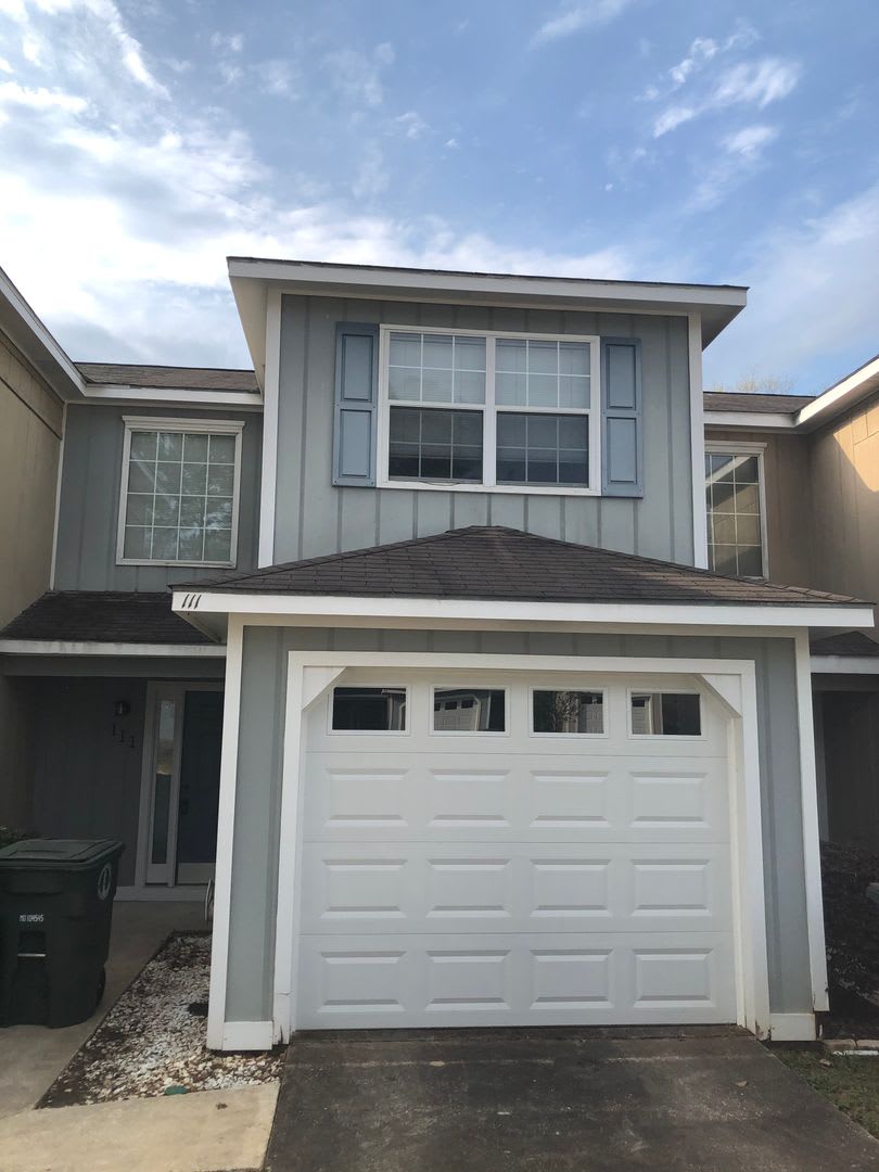 Foxhill Commons!! NEW CARPET..