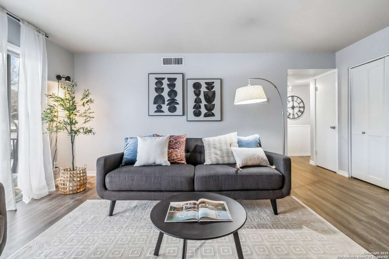 8038 BROADWAY unit: 225L