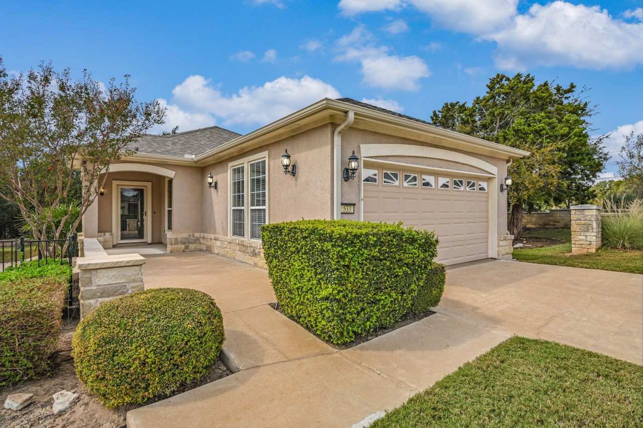 Welcome Home to 533 Mill Pond Path! Unfurnished Sun City Rental Home Available 02/06/2026