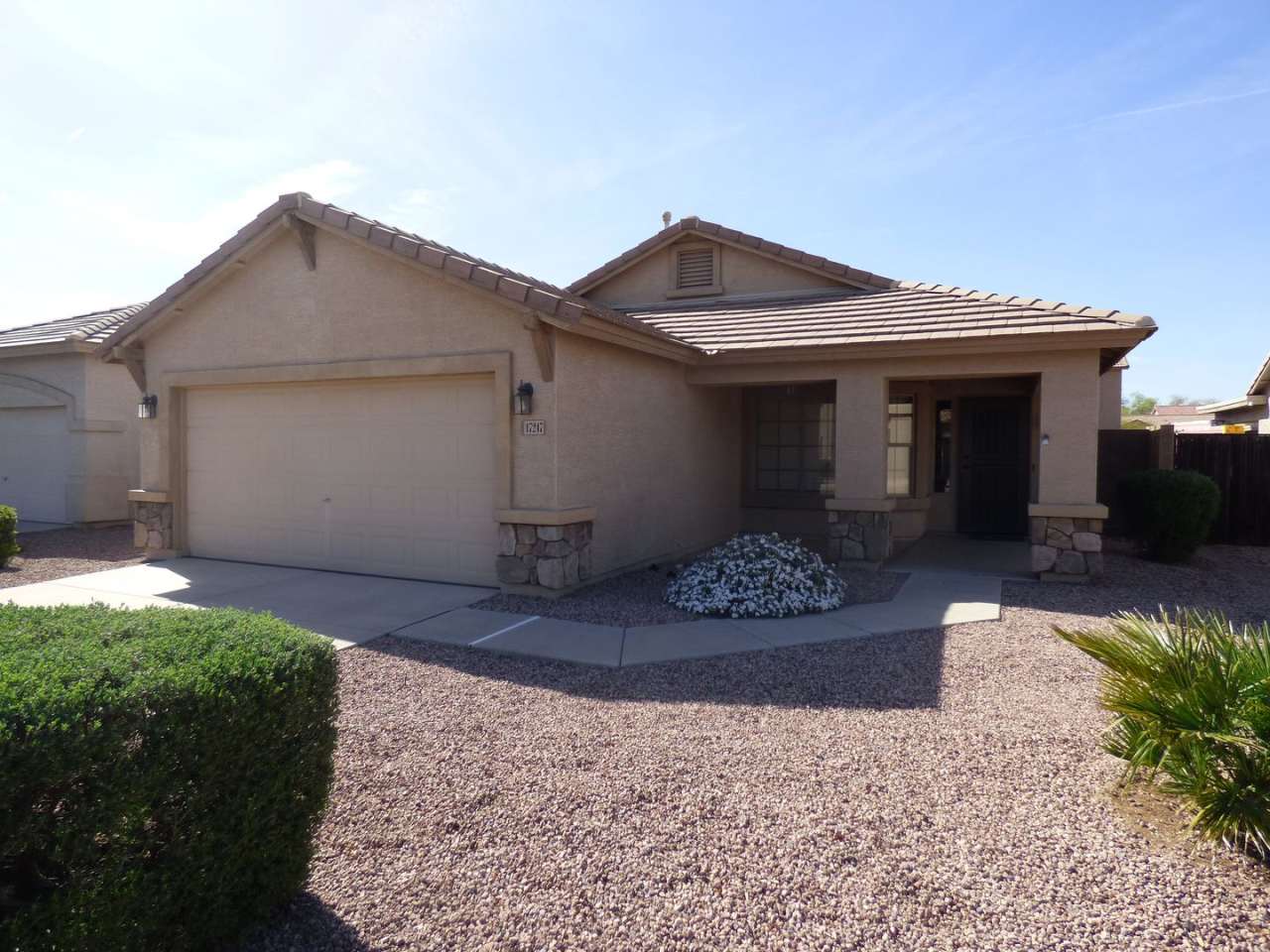 Small but very nice inside! Close to shopping  restaurants!