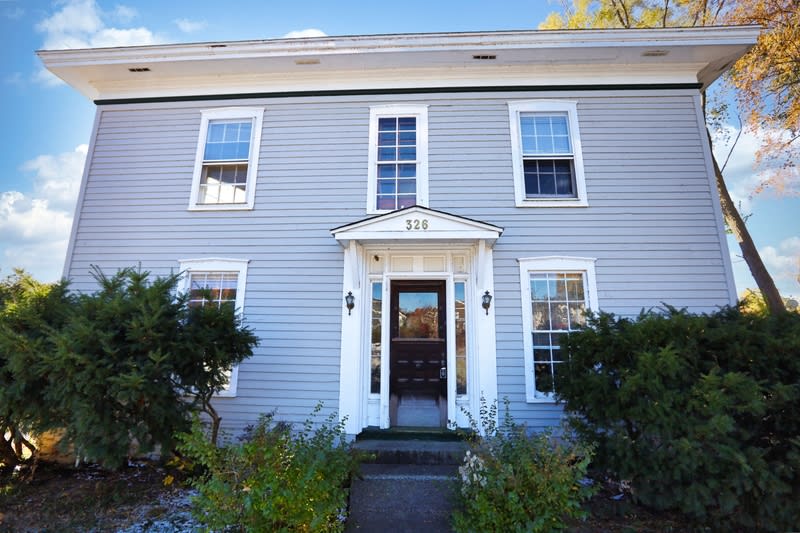 326 East Savidge Street